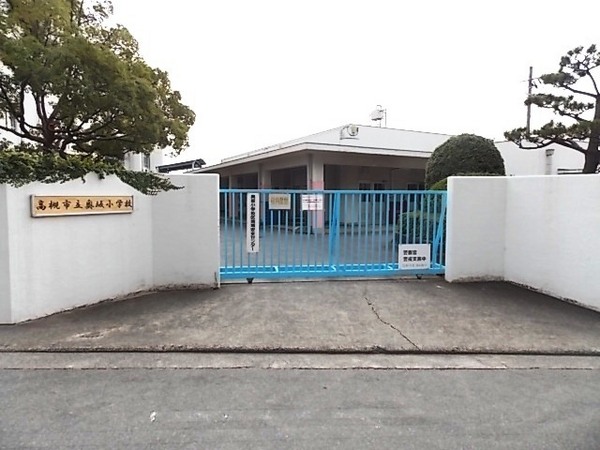 ジオタワー高槻ミューズガーデン　40階部分(高槻市立奥坂小学校)