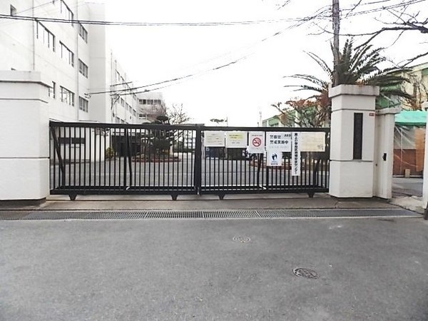 コープ野村高槻D棟　4階部分(高槻市立真上小学校)
