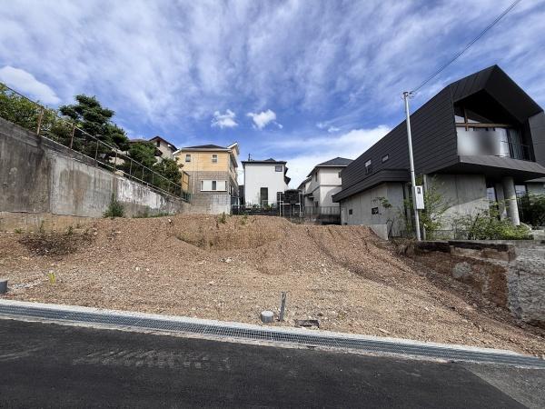 高槻市安岡寺町３丁目の土地