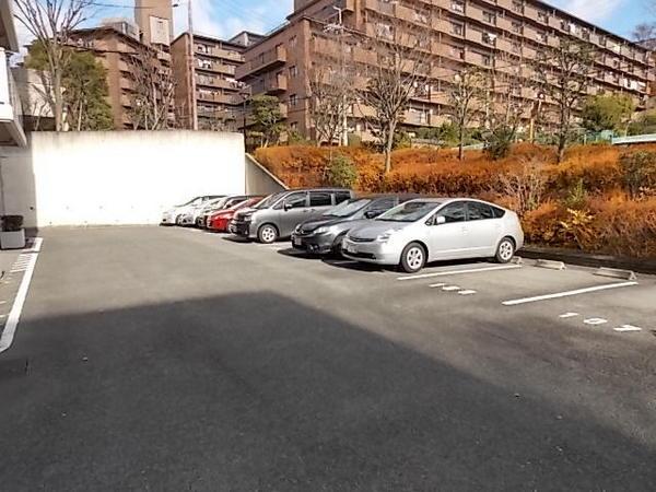 阪急ヒルズコート高槻２番館　８階部分