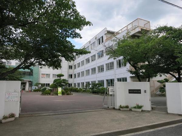 富田第二住宅62号棟　5階部分(高槻市立柳川中学校)
