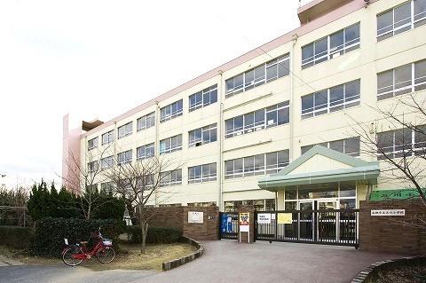 富田第二住宅64号棟　3階部分(高槻市立玉川小学校)