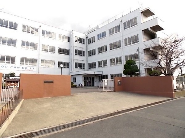 高槻市川西町２丁目の土地(高槻市立川西中学校)