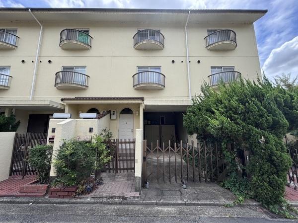 高槻市浦堂２丁目の中古テラスハウス