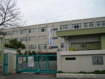 高槻市唐崎西２丁目の新築一戸建(高槻市立第七中学校)