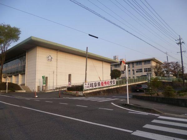 可児市若葉台9丁目の中古一戸建て(可児市立春里小学校)