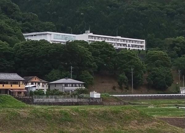加茂郡八百津町和知の土地(八百津町立八百津中学校)