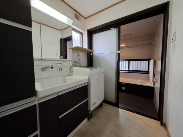 可児市光陽台6丁目の中古一戸建て(洗面台・洗面所)