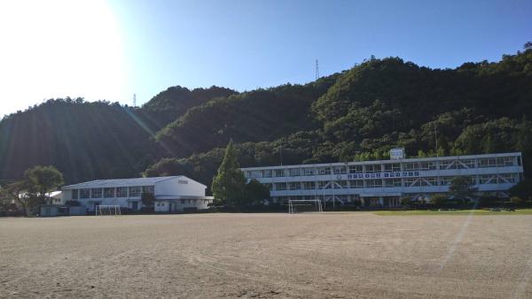 加茂郡川辺町上川辺の土地(川辺町立川辺北小学校)