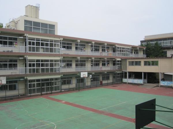 川口市上青木西3丁目の新築一戸建(川口市立上青木中学校)