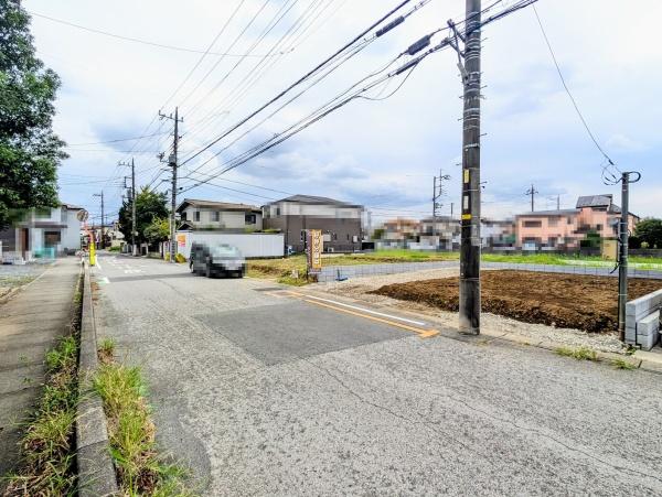 川口市大字安行の新築一戸建(前面道路含む現地写真)