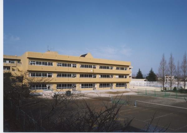 越谷市花田４丁目の新築一戸建(越谷市立中央中学校)