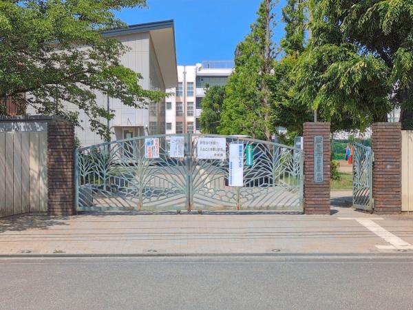 戸田市大字新曽の土地(戸田市立新曽中学校)