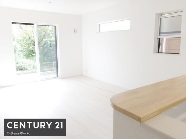 第1木曽川門間2号棟 全4棟(リビング)