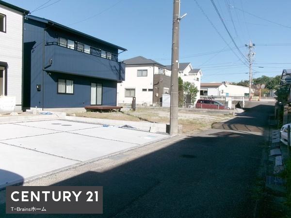 江南市小脇町小脇の新築一戸建(前面道路含む現地写真)