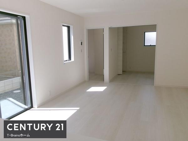 大口町余野四丁目 3号棟 全3棟(リビング)