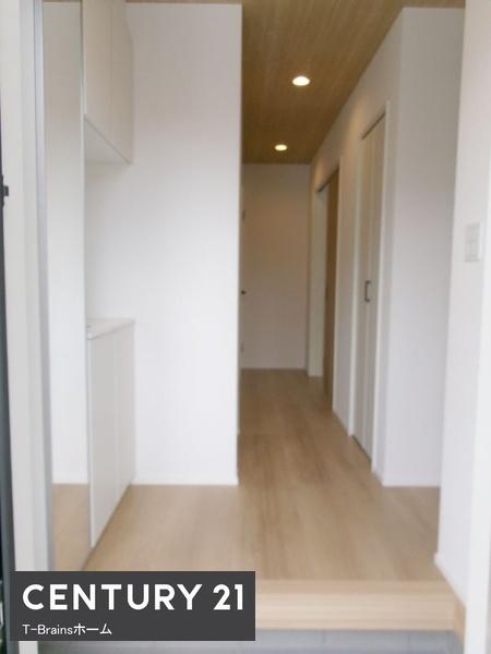 北名古屋市六ツ師7期 1号棟 全8棟(玄関)