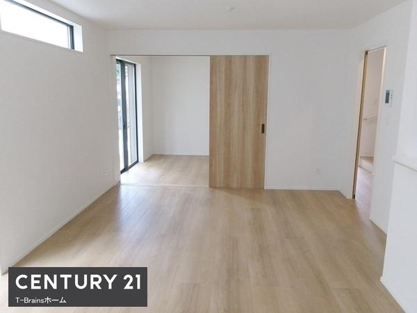 北名古屋市六ツ師7期 1号棟 全8棟(リビング)