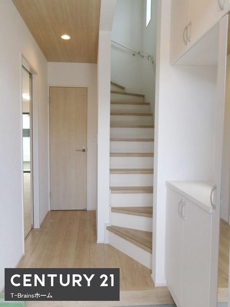 北名古屋市熊之庄13期 1号棟 全6棟(玄関)