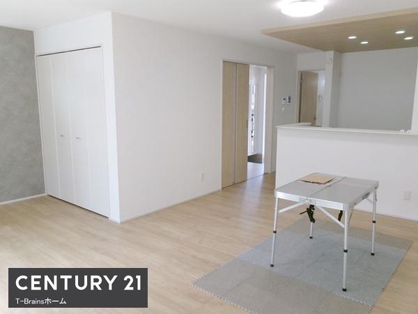 北名古屋市熊之庄13期 1号棟 全6棟(リビング)