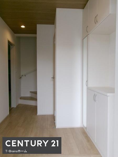 北名古屋市熊之庄13期 3号棟 全6棟(玄関)