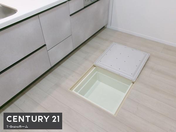 北名古屋市熊之庄山の前　全1棟