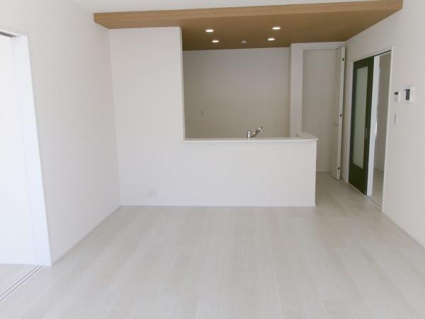 江南市小杁町　1号棟　全4棟