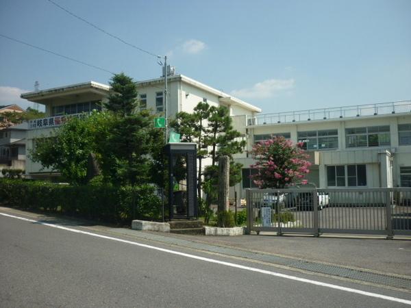 可児市塩の土地(可児市立春里小学校)