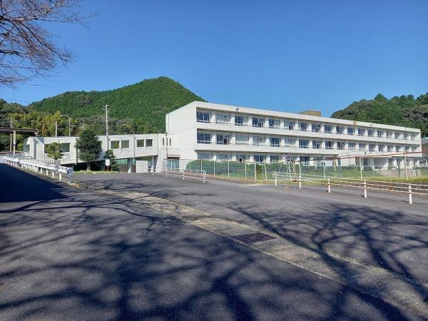 可児郡御嵩町中の土地(御嵩町立向陽中学校)