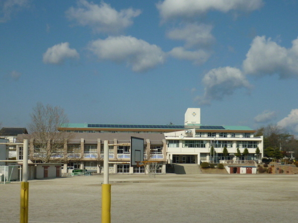 可児市下切の土地(可児市立旭小学校)