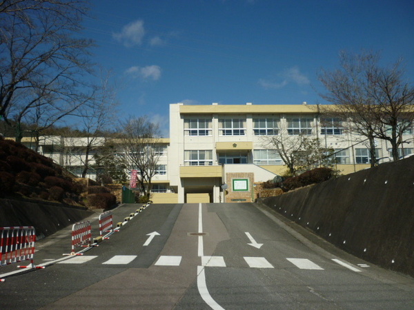 土岐市泉が丘町2丁目の中古一戸建て(土岐市立泉西小学校)