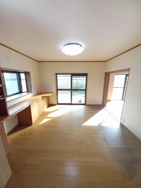 土岐市泉が丘町6丁目の中古一戸建て(リビング)