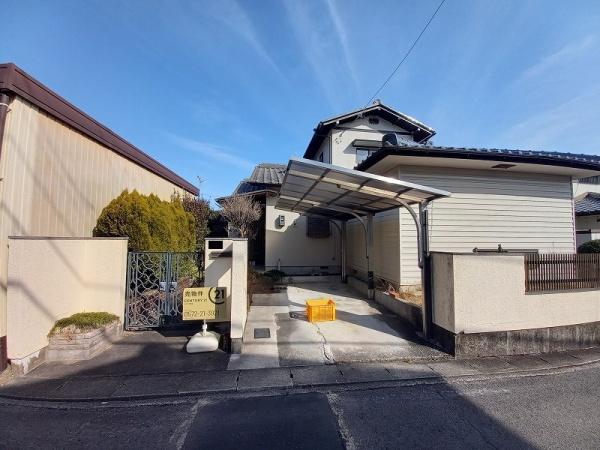 土岐市泉が丘町6丁目の中古一戸建て(前面道路含む現地写真)