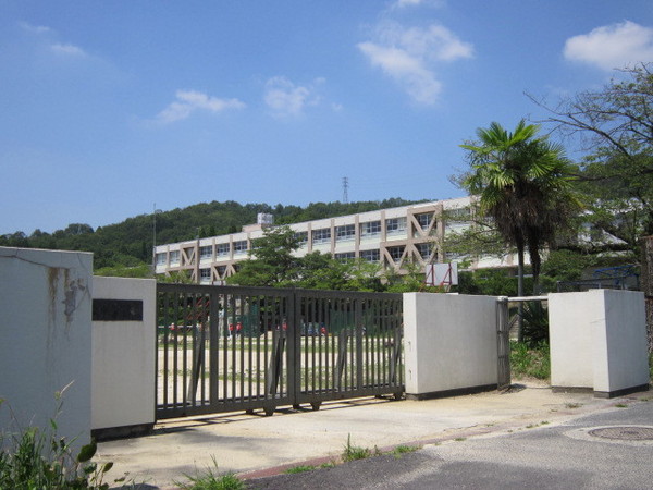 瑞浪市北小田町３丁目の土地(瑞浪市立瑞浪中学校)