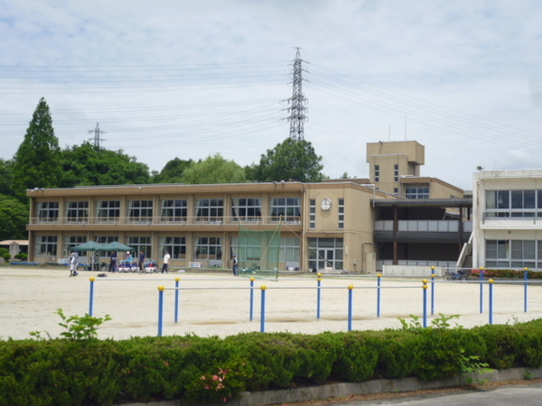 コーポステーションパークA棟(可児市立帷子小学校)