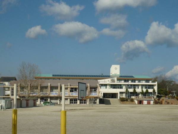 可児市下切　第2　3号棟(可児市立旭小学校)