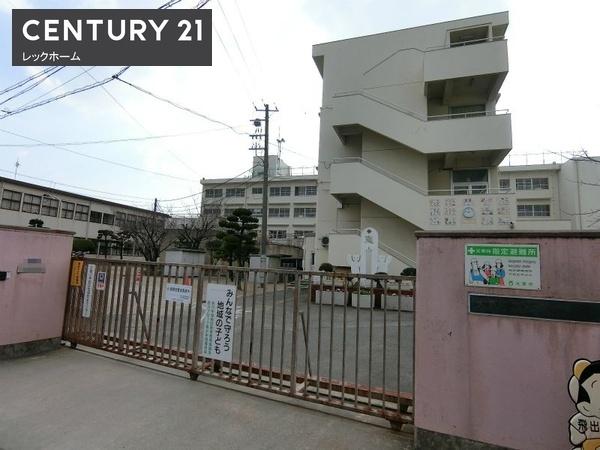 大東市三箇２丁目の中古一戸建て(大東市立三箇小学校)