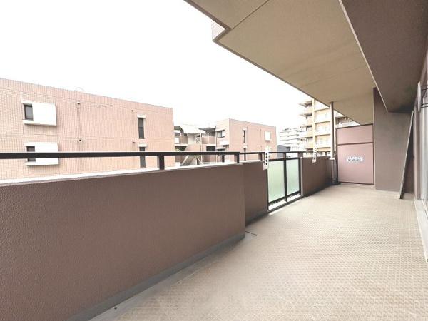 ローレルスクエア近鉄吉田２番館