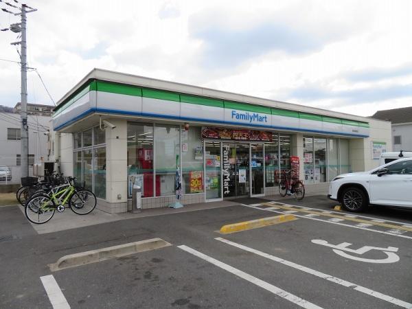 東大阪市昭和町の中古一戸建て(ファミリーマート東大阪旭町店)
