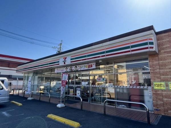 サンメゾン八戸ノ里(セブンイレブン御厨東一丁目店)