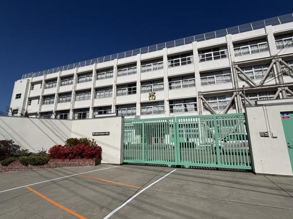 サンメゾン八戸ノ里(意岐部小学校)