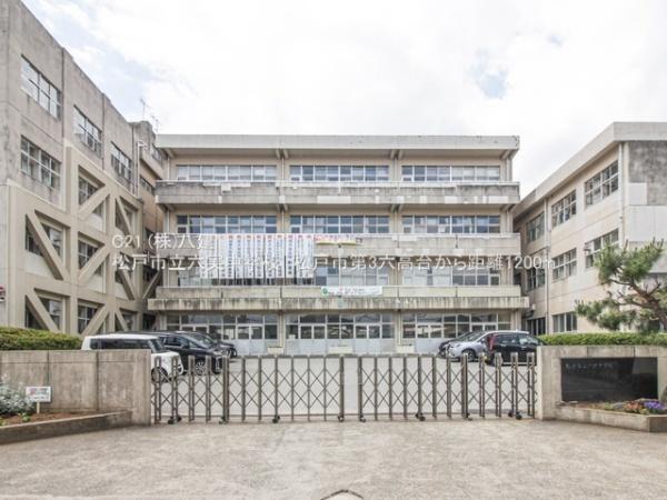 松戸市六高台2丁目の新築一戸建(松戸市立六実中学校)