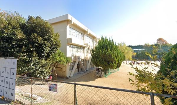 松戸市新作の中古一戸建て(松戸市立上本郷小学校)