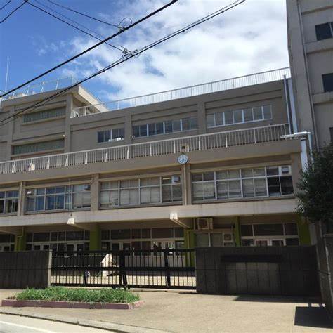 モアステージ松戸くすのき通り参番館(松戸市立六実第三小学校)