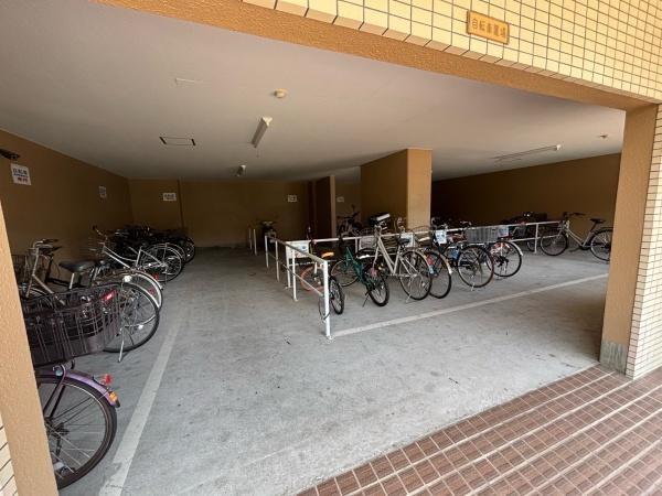 キングスコート東岡崎