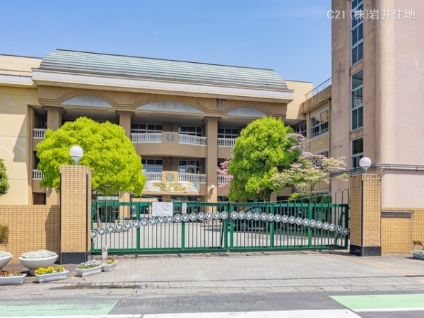 越谷市柳町の新築一戸建(越谷市立越ヶ谷小学校)