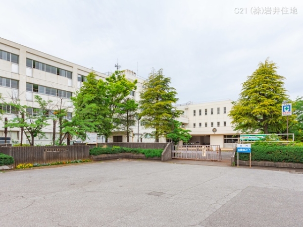 春日部市西金野井の新築一戸建(春日部市立葛飾中学校)