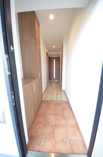 越谷スカイハイツB棟(玄関)