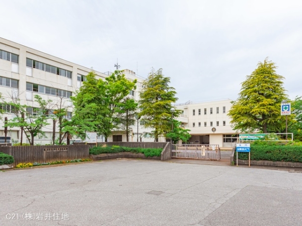 春日部市西金野井の新築一戸建(春日部市立葛飾中学校)