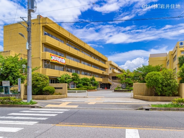 越谷市花田4丁目の新築一戸建(越谷市立中央中学校)